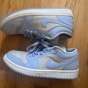 Nike Jordan 1 low- “aluminum”